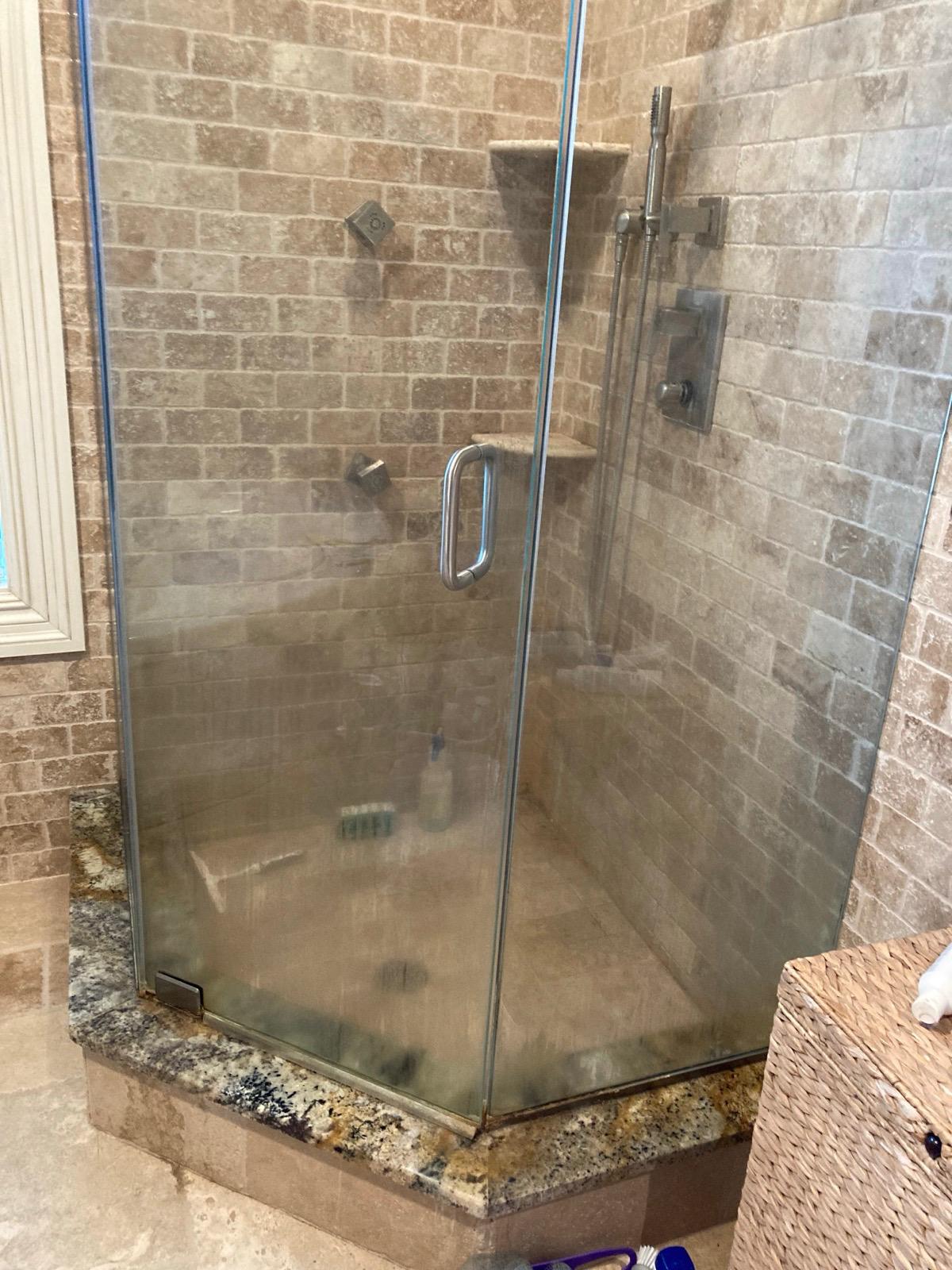 Depois: Banheiro limpo